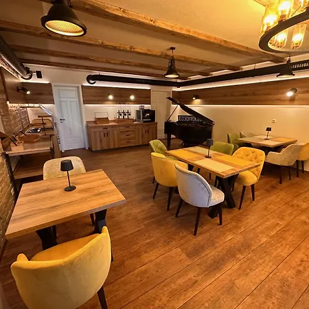 Und Restaurant Kornkammer Aparthotel 3*